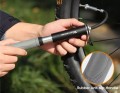 Mała przenośna pompka rowerowa teleskopowa aluminiowa Westbiking z Presta, Schrader
